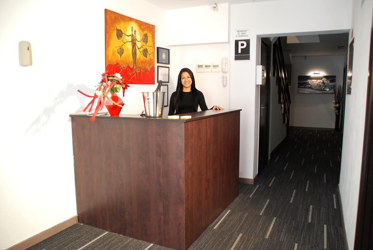 Casita Amarilla Liefdeshotel Barcelona