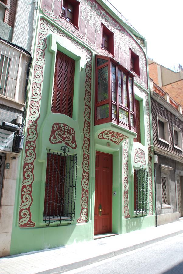 Casita Amarilla Liefdeshotel Barcelona